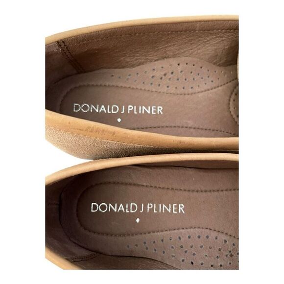Donald J Pliner Women’s 5.5 Beige Loafers Driver in Beige Suede Slip On - Picture 5 of 10